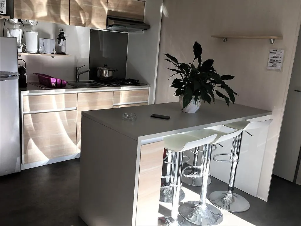 Rent Paradise Гримо 0*,  Франция