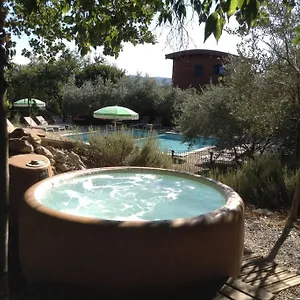 Roulottes Et De Saint Cerice Camping Vogue